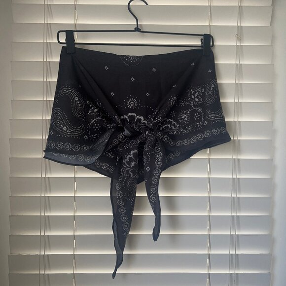 American Eagle Satin Bandana Scarf Top - OS - Picture 2 of 4